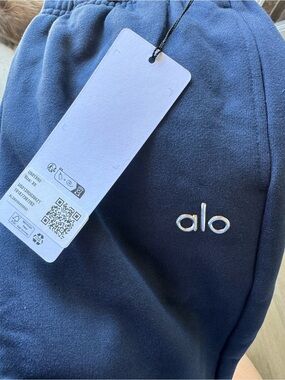 NWT Alo navy blue joggers